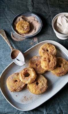 Apple fritters with cinnamon Chantilly