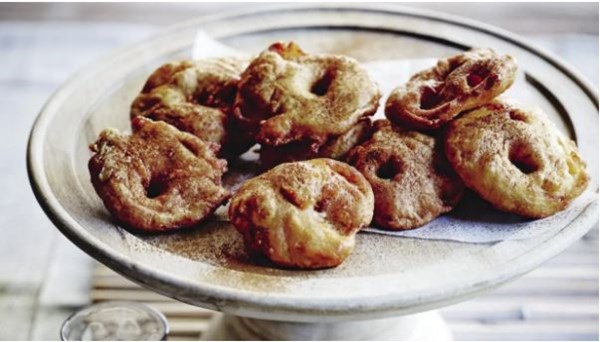 Apple fritters with thick Italian custard (Frittelle di mele)