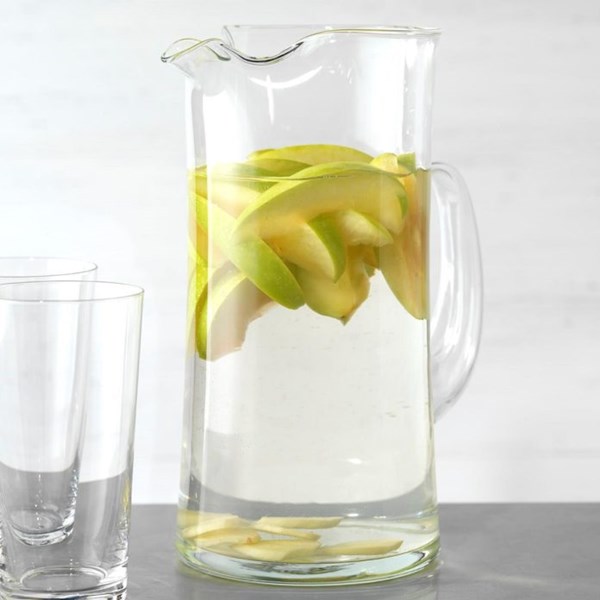 Apple, ginger & vanilla infused water