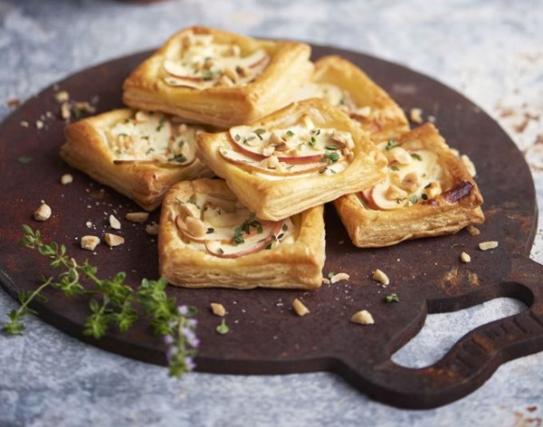 Apple, goat’s cheese, honey & hazelnut tarts