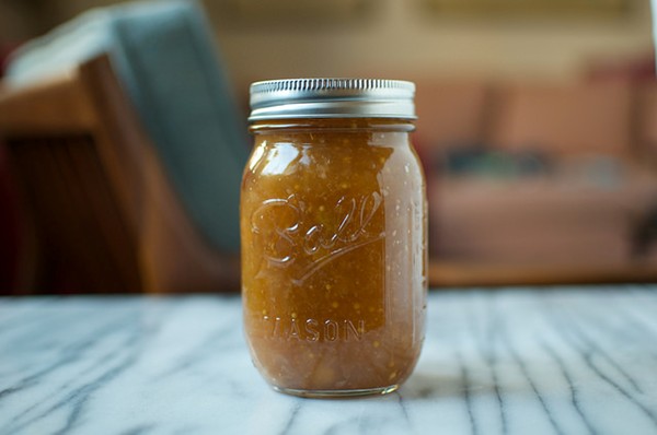Apple horseradish conserve