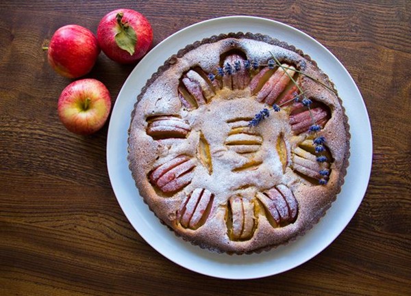 Apple, lavender and brown butter tart