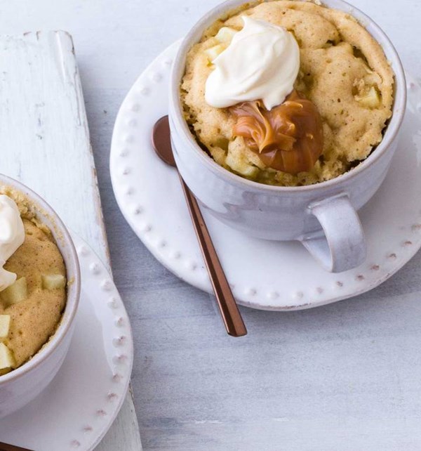 Apple-of-my-eye mug cake