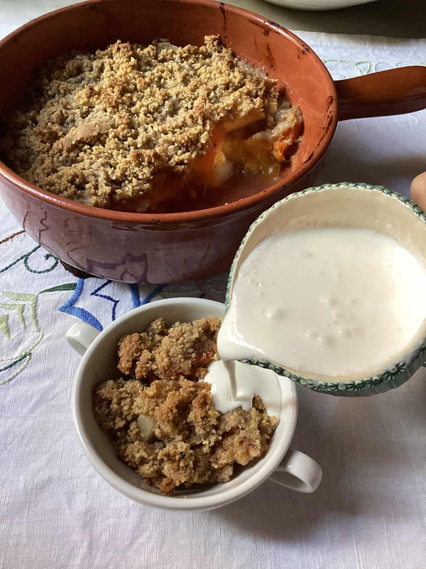 Apple, pear and persimmon crumble