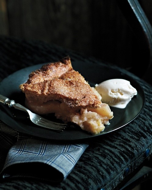 Apple-pear pie with walnut crust