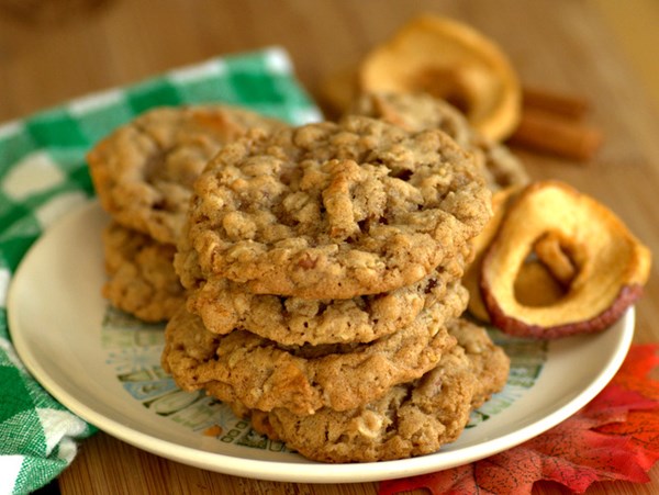 Apple pecan oatmeal cookies