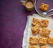 Apple pie bars