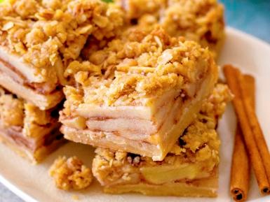 Apple pie streusel bars