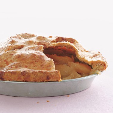 Apple pie with cheddar crust