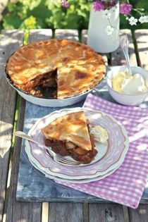 Apple pie with spices