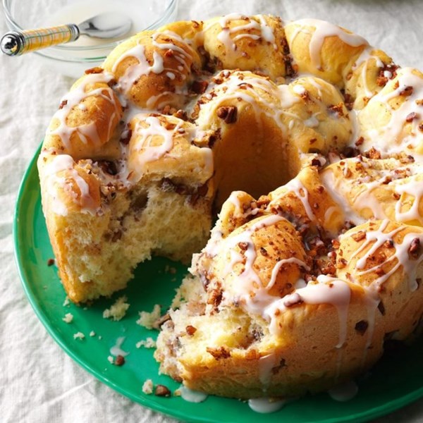 Apple pull-apart bread