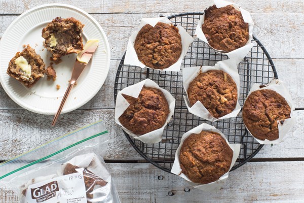 Apple, raisin and cinnamon muffins