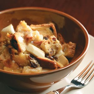 Apple-raisin bread pudding 