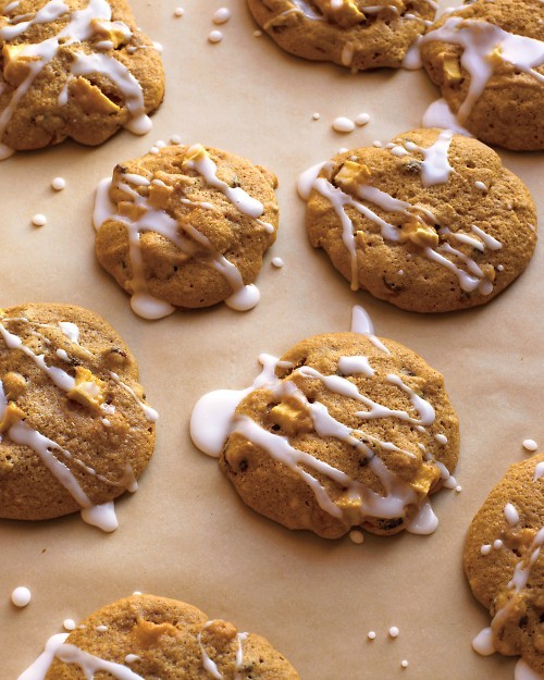 Apple-raisin cookies