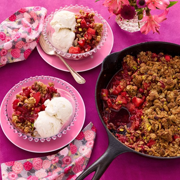 Apple-raspberry crisp with pistachios