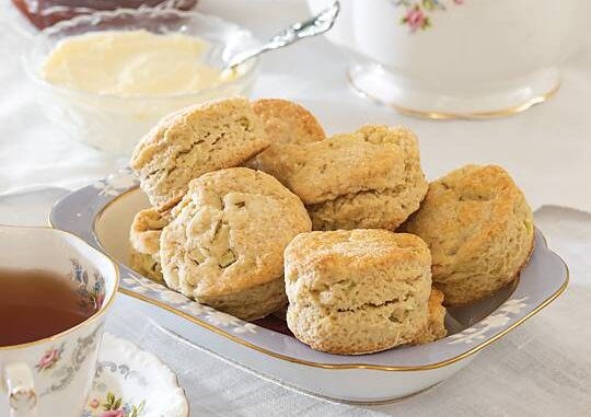 Apple-rose scones