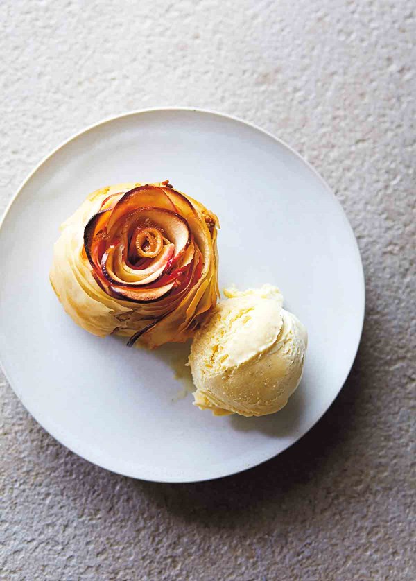 Apple rose tarts