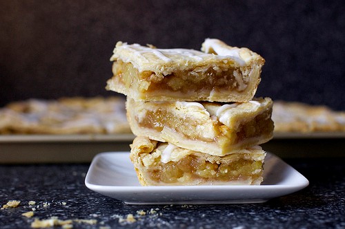 Apple slab pie