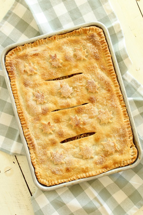 Apple slab pie