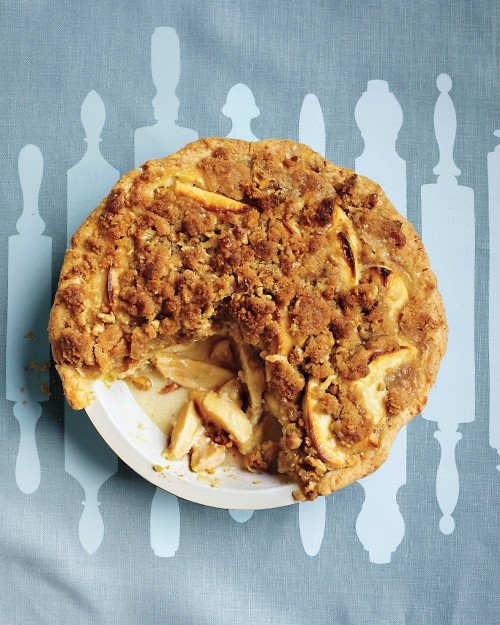 Apple-sour cream crumb pie