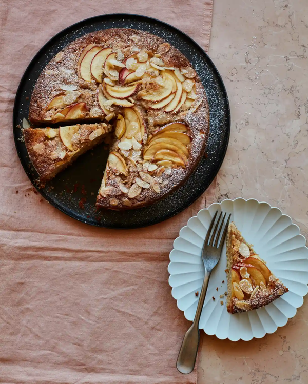Apple, spelt and almond cake