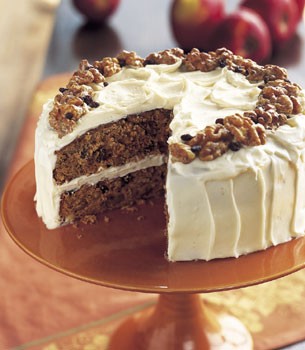 Apple spice cake with walnuts and currants