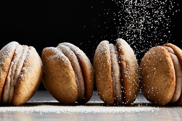 Apple spice whoopie pies
