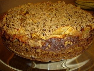 Apple streusel-topped pumpkin cake