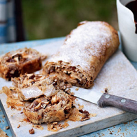 Apple strudel