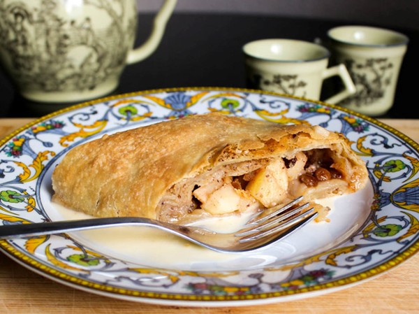 Apple strudel