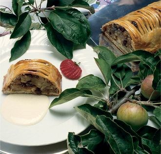 Apple strudel, German style