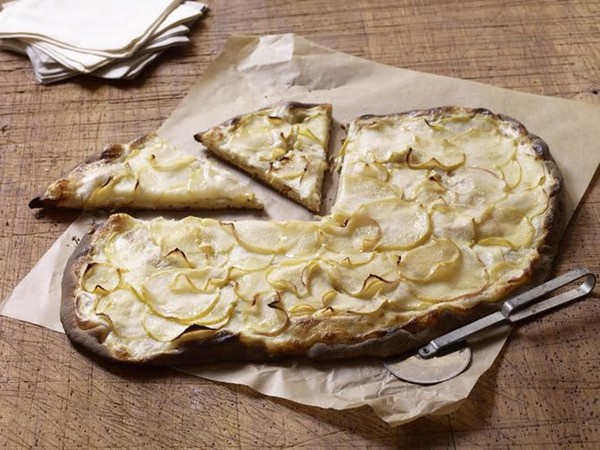 Apple tarte flambée