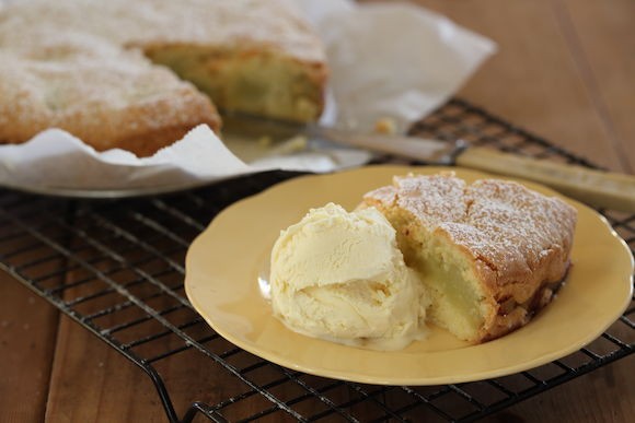 Apple tea cake