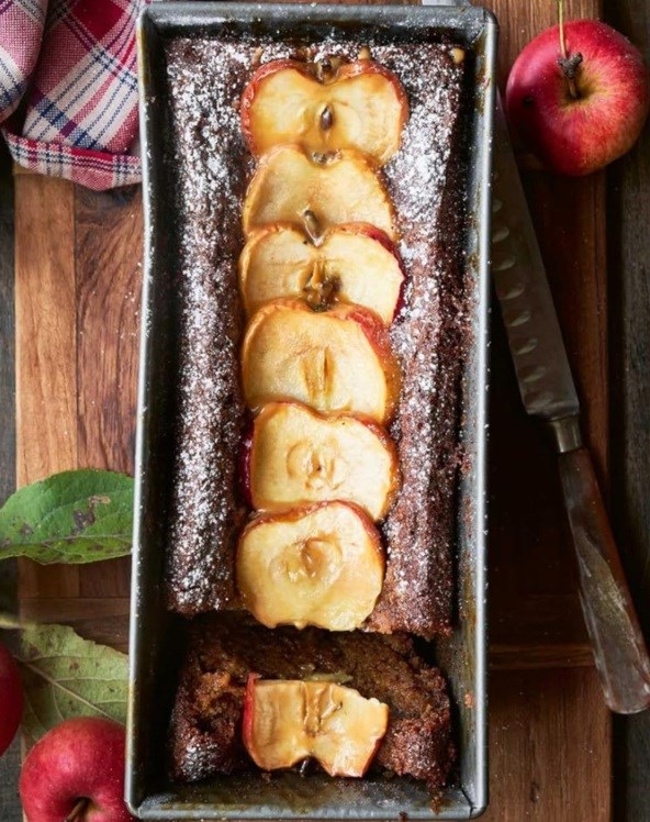 Apple toffee cake