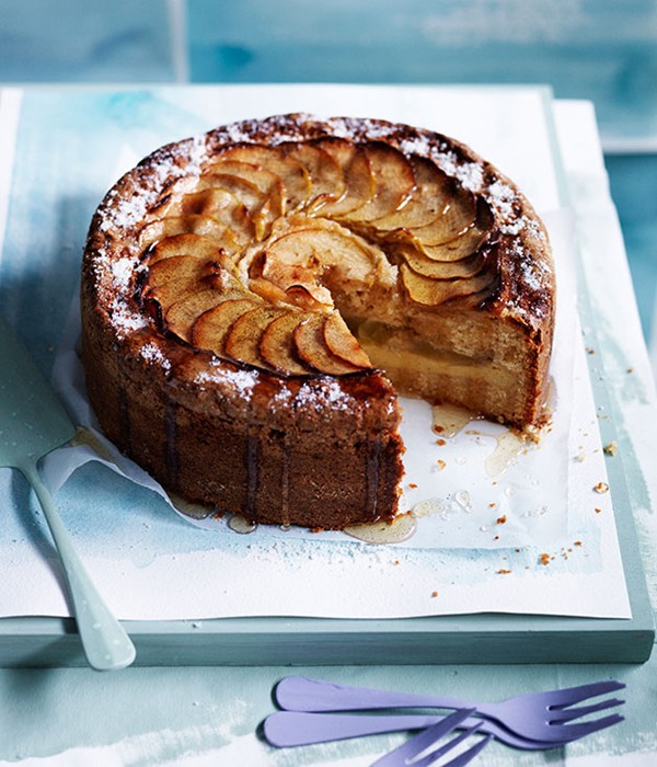 Apple-vanilla teacake with thick vanilla custard