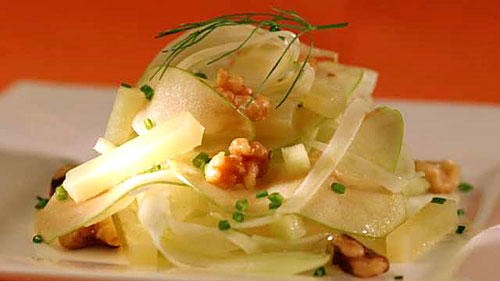 Apple, walnut and fennel salad