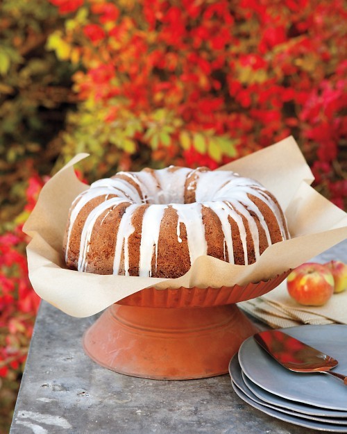 Apple-walnut bundt cake