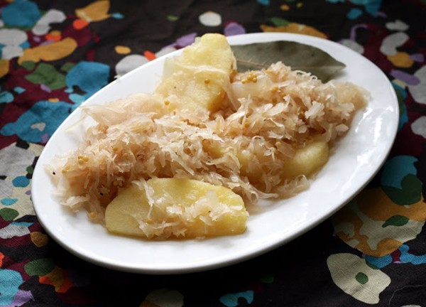 Apples & sauerkraut