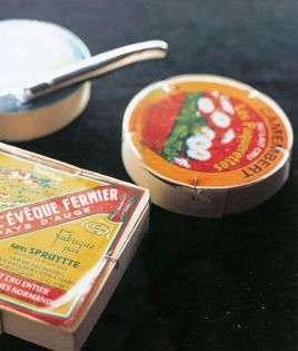 Apples baked with Camembert