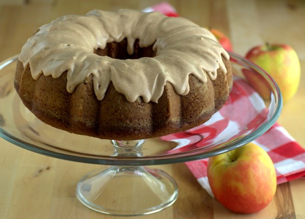 Applesauce bundt cake