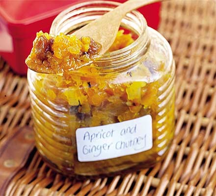 Apricot & ginger chutney