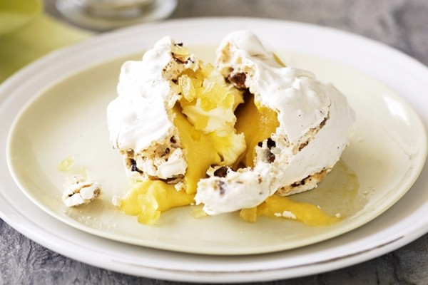Apricot & ginger curd meringues