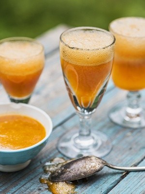 Apricot & rosemary mimosas