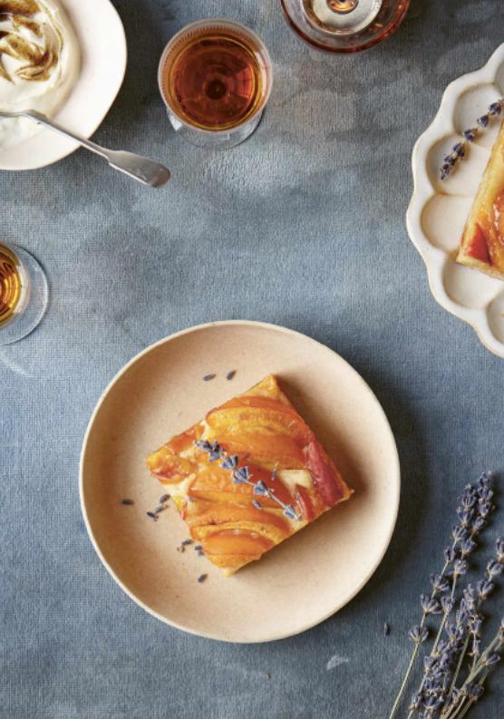 Apricot, almond and lavender cake (Gâteau aux abricots, amande et lavande)