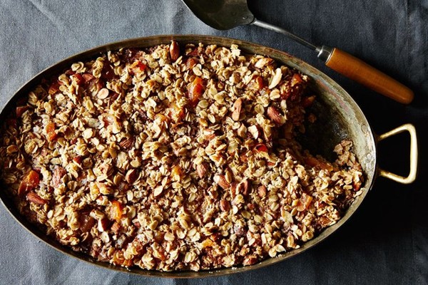 Apricot-almond baked oatmeal