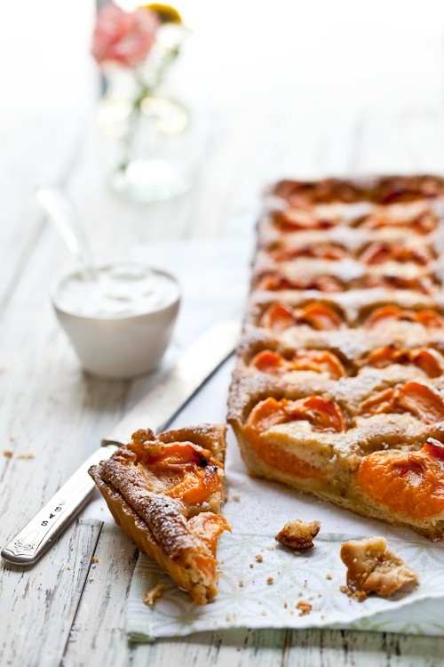 Apricot almond tart