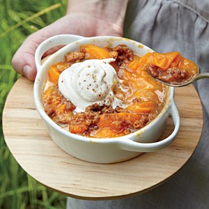 Apricot-amaretti crisp