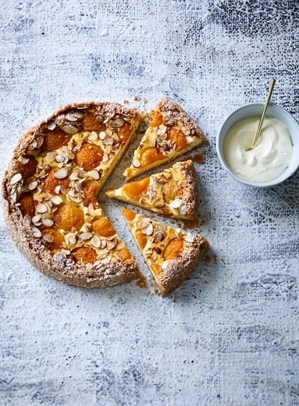 Apricot and almond tart