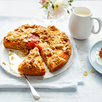Apricot and cardamom crumble cake 