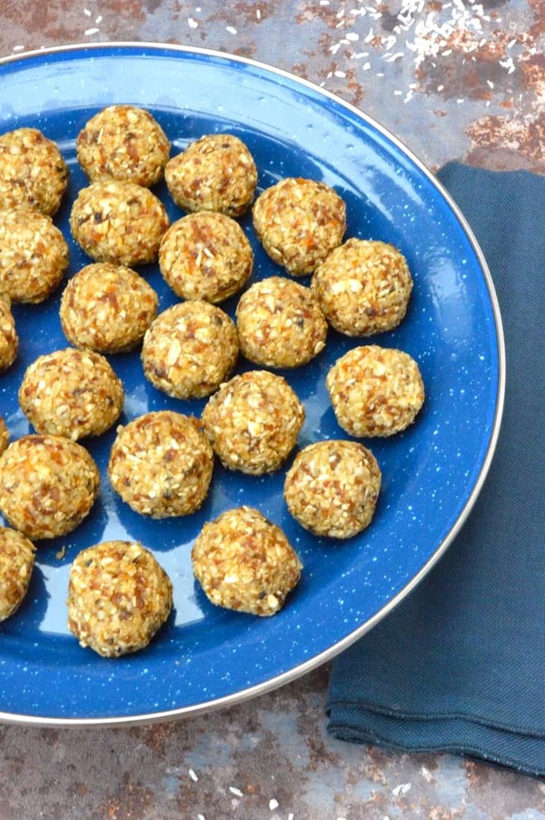 Apricot and coconut energy balls
